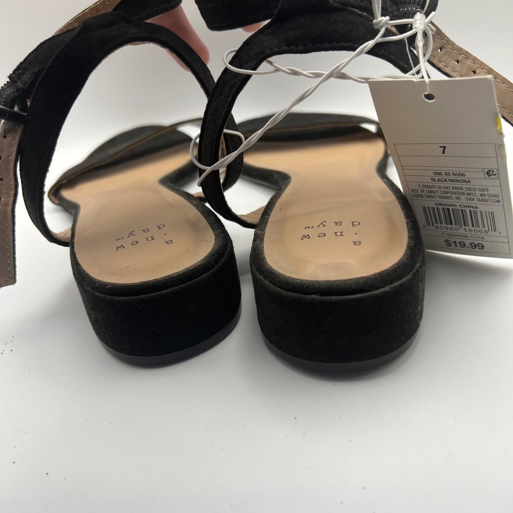 A New Day Winona Black Ankle Strap Flat Sandals Women's 7 NWT - Picture 6 of 9